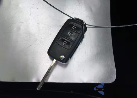 2013 Volkswagen Passat 2.0L Tdi Se z USA, uszkodzony, nr VIN 1VWBN7A32DC098462